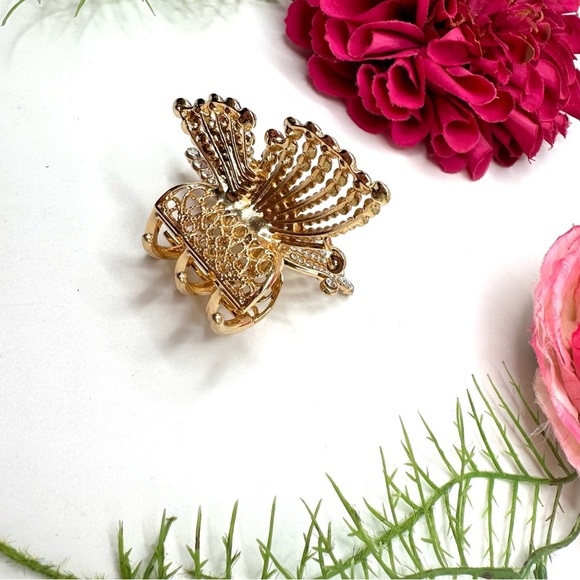 NEW⚜️Butterfly Crystal Embellished Metal Hair Clip - Picture 5 of 8